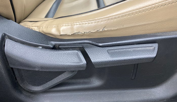 2021 KIA SELTOS HTK PLUS 1.5 DIESEL, Diesel, Manual, 1,20,355 km, Driver Side Adjustment Panel