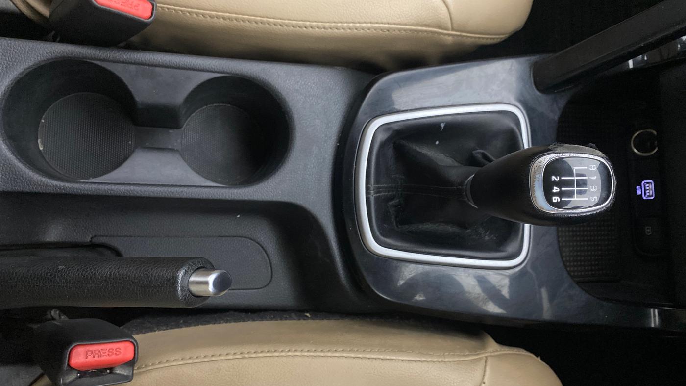 2021 KIA SELTOS HTK PLUS 1.5 DIESEL, Diesel, Manual, 1,20,410 km, Gear Lever