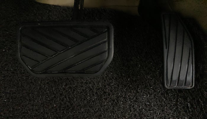 2015 Maruti Celerio VXI AMT, Petrol, Automatic, 85,354 km, Pedals