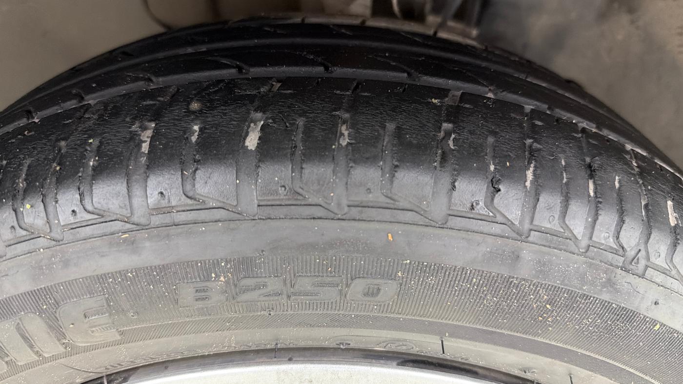 2023 Tata Tiago XT (O) PETROL, Petrol, Manual, 26,120 km, Right Front Tyre Tread