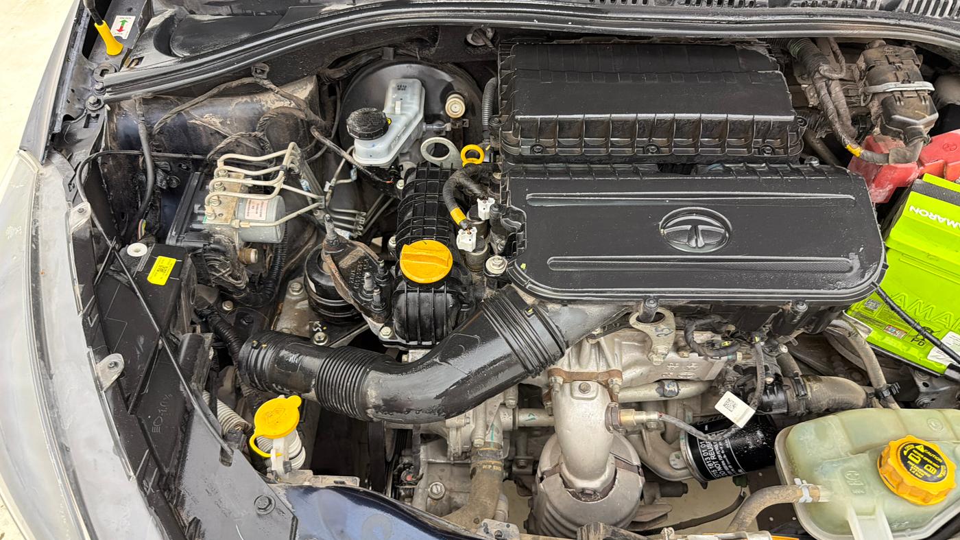 2023 Tata Tiago XT (O) PETROL, Petrol, Manual, 26,120 km, Engine View - Right