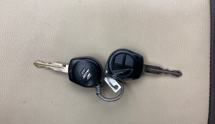 2016 Maruti Swift Dzire VXI, Petrol, Manual, 63,123 km, Key Close Up