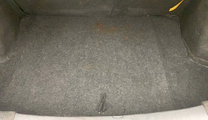 2016 Maruti Swift Dzire VXI, Petrol, Manual, 63,123 km, Boot Inside