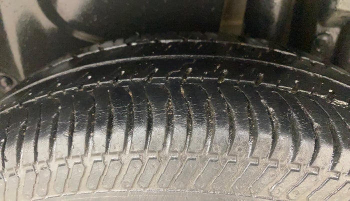 2016 Maruti Swift Dzire VXI, Petrol, Manual, 63,123 km, Left Rear Tyre Tread