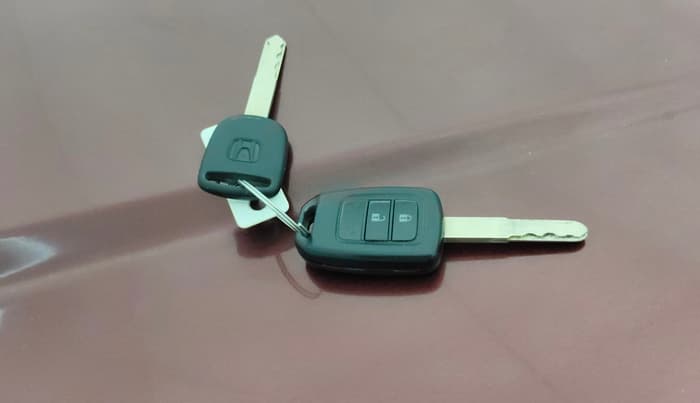 2017 Honda WR-V 1.2L I-VTEC VX MT, Petrol, Manual, 91,813 km, Key Close Up