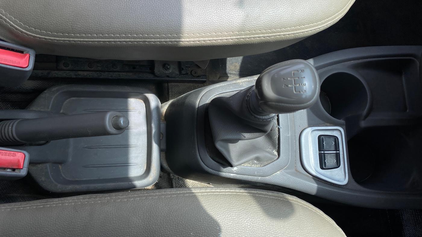 2016 Datsun Redi Go S, Petrol, Manual, 29,435 km, Gear Lever