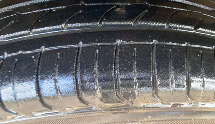 2016 Tata Tiago XZ PETROL, Petrol, Manual, 65,373 km, Left Front Tyre Tread