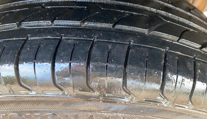 2016 Tata Tiago XZ PETROL, Petrol, Manual, 65,373 km, Left Rear Tyre Tread