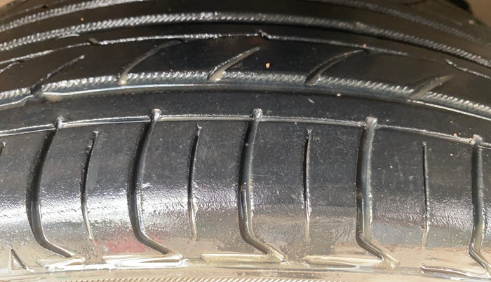 2016 Tata Tiago XZ PETROL, Petrol, Manual, 65,373 km, Right Front Tyre Tread