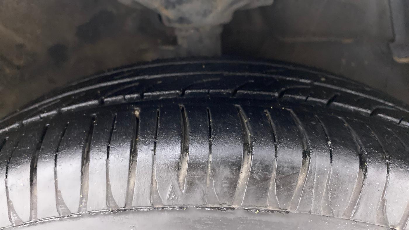 2017 Maruti Celerio ZXI, Petrol, Manual, 50,177 km, Right Front Tyre Tread