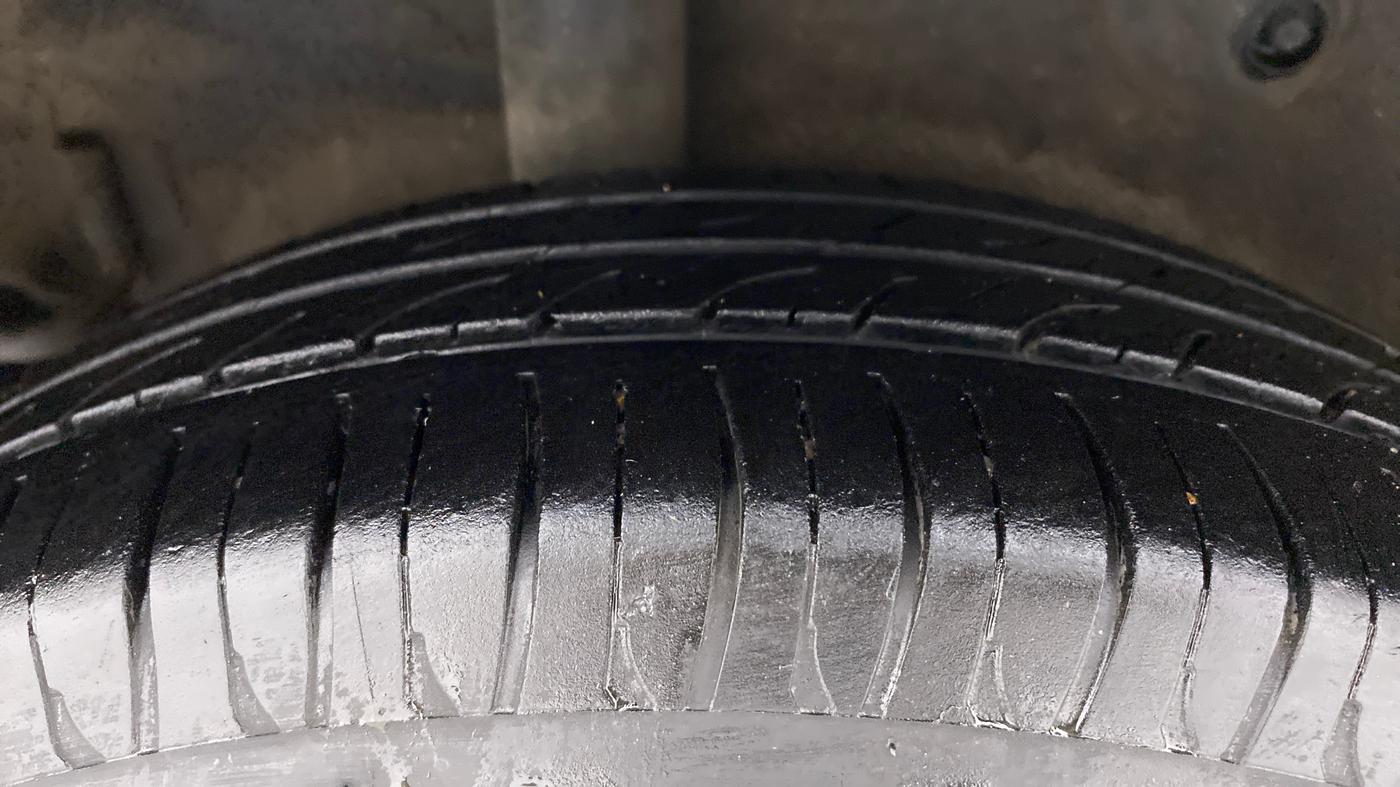 2017 Maruti Celerio ZXI, Petrol, Manual, 50,177 km, Right Rear Tyre Tread