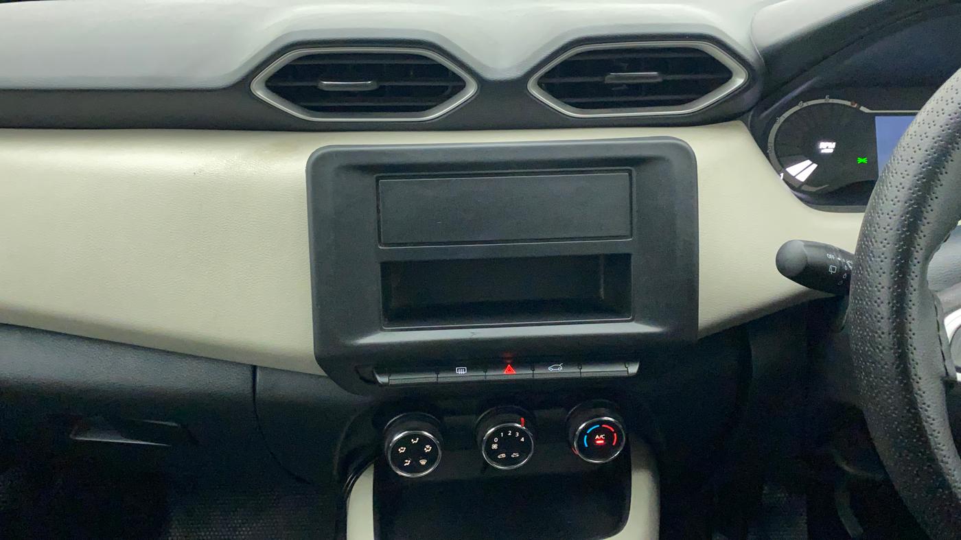 2021 Nissan MAGNITE XE, Petrol, Manual, 29,058 km, Air Conditioner