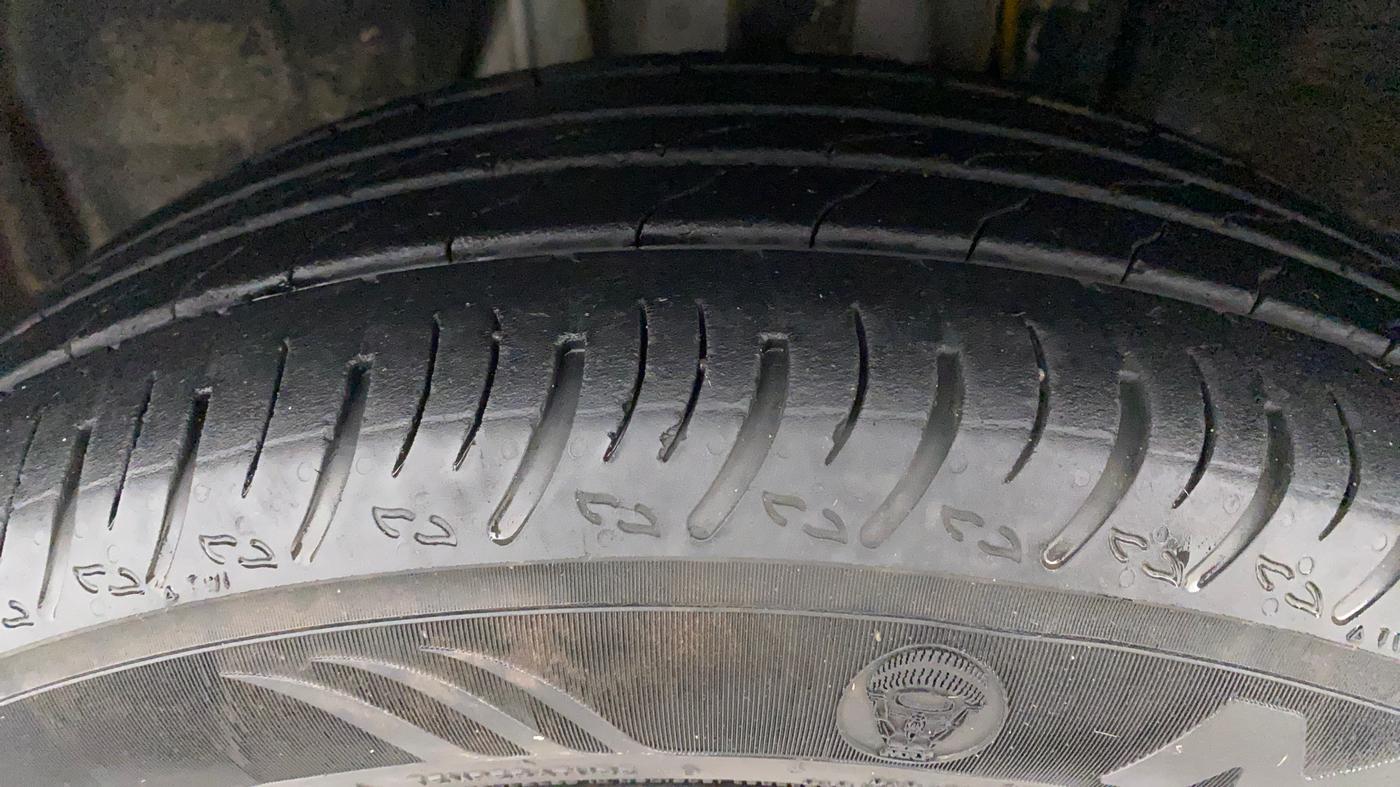 2021 Nissan MAGNITE XE, Petrol, Manual, 29,058 km, Left Front Tyre Tread