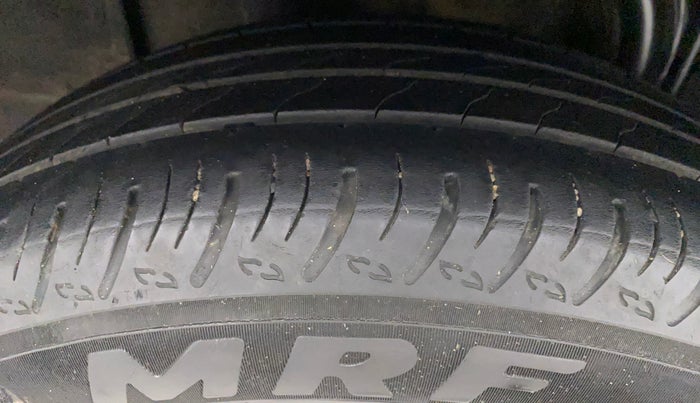 2021 Nissan MAGNITE XE, Petrol, Manual, 29,058 km, Right Rear Tyre Tread