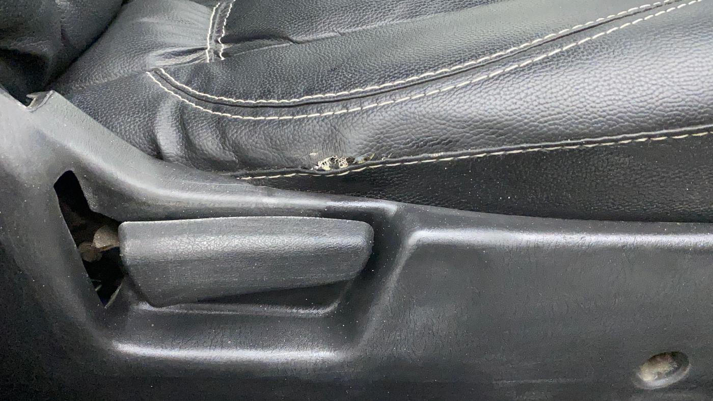 2019 Maruti Alto LXI, Petrol, Manual, 51,602 km, Driver Side Adjustment Panel
