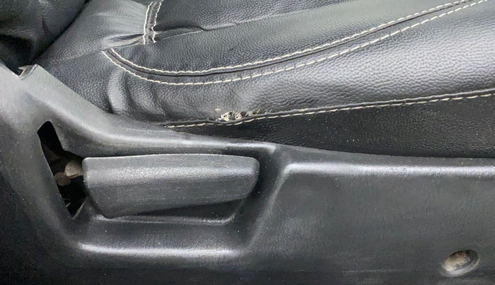 2019 Maruti Alto LXI, Petrol, Manual, 51,602 km, Driver Side Adjustment Panel