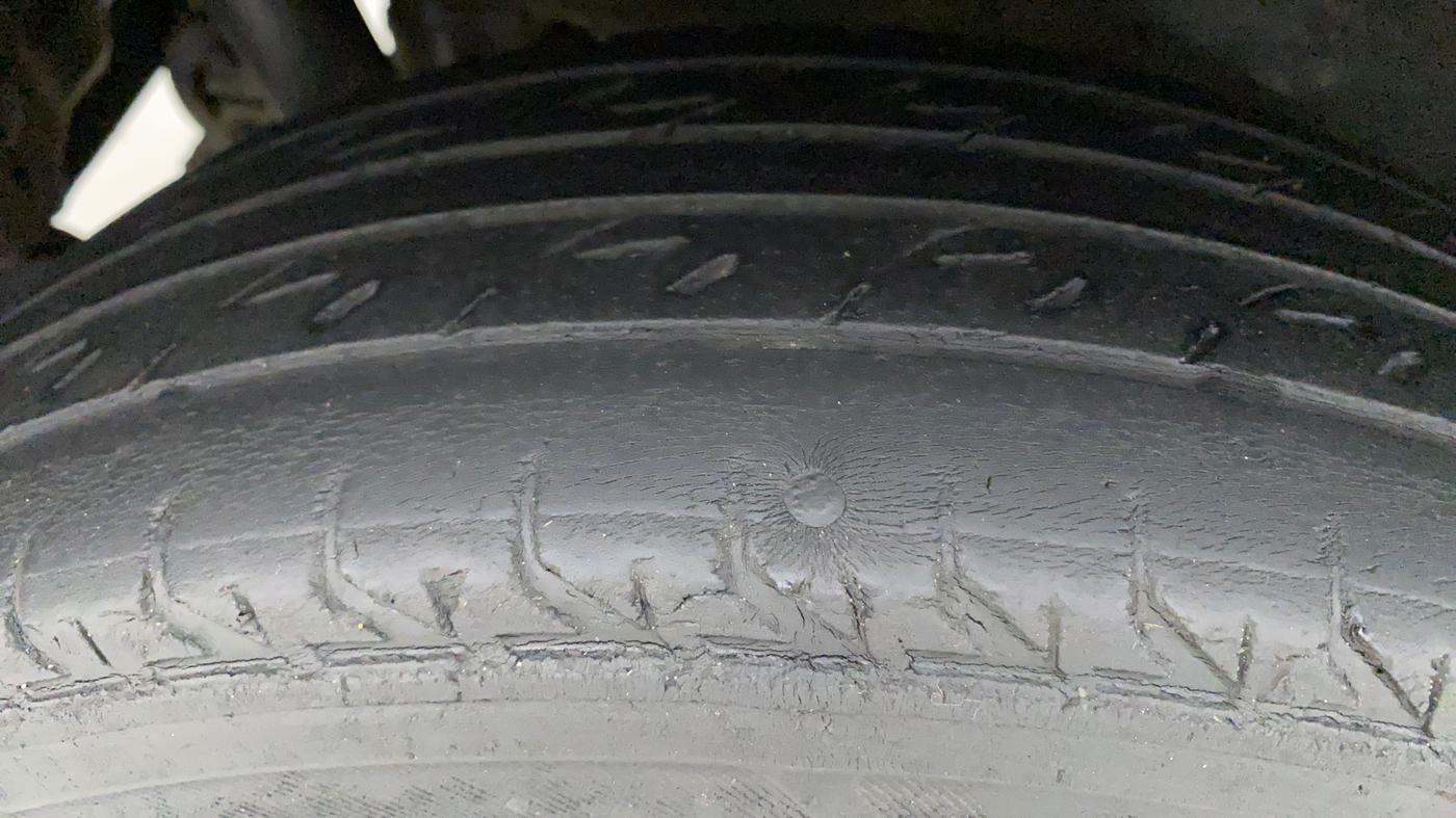 2010 Maruti Wagon R 1.0 VXI, Petrol, Manual, 80,459 km, Right Rear Tyre Tread