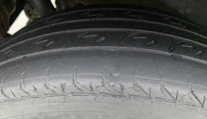 2010 Maruti Wagon R 1.0 VXI, Petrol, Manual, 80,459 km, Right Rear Tyre Tread