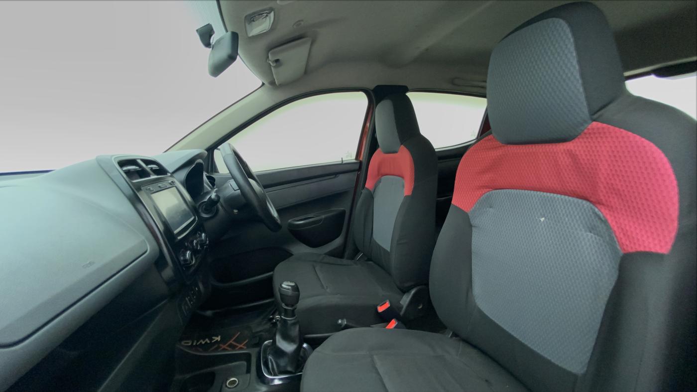 2018 Renault Kwid 1.0 RXT Opt, Petrol, Manual, 71,630 km, Right Side Front Door Cabin View
