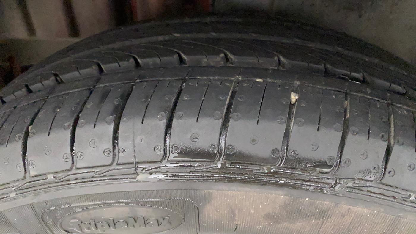 2013 Maruti Swift ZXI, Petrol, Manual, 85,362 km, Right Rear Tyre Tread