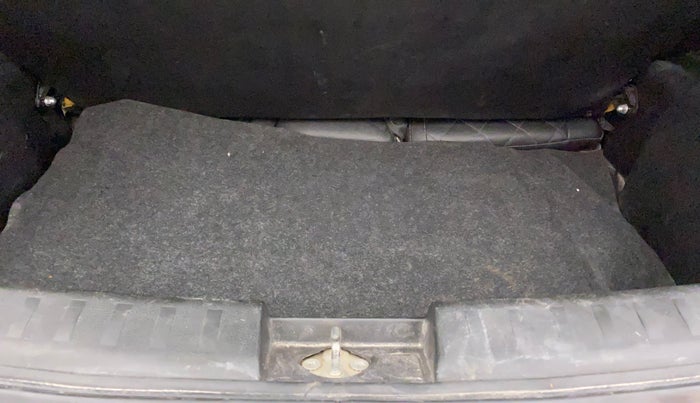 2013 Maruti Swift ZXI, Petrol, Manual, 85,362 km, Boot Inside