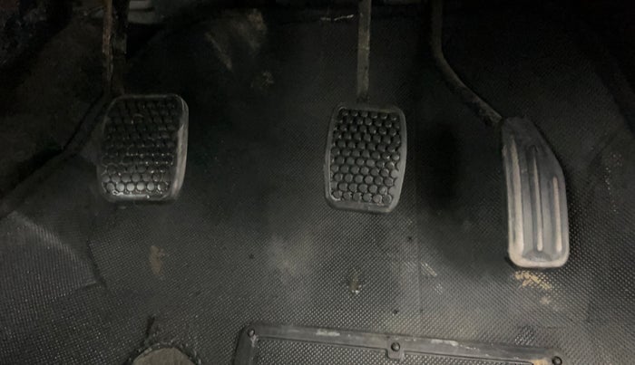 2016 Maruti Alto 800 LXI, Petrol, Manual, 52,060 km, Pedals