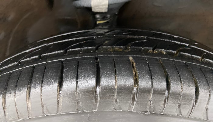 2013 Maruti Wagon R 1.0 VXI, Petrol, Manual, 89,791 km, Right Front Tyre Tread