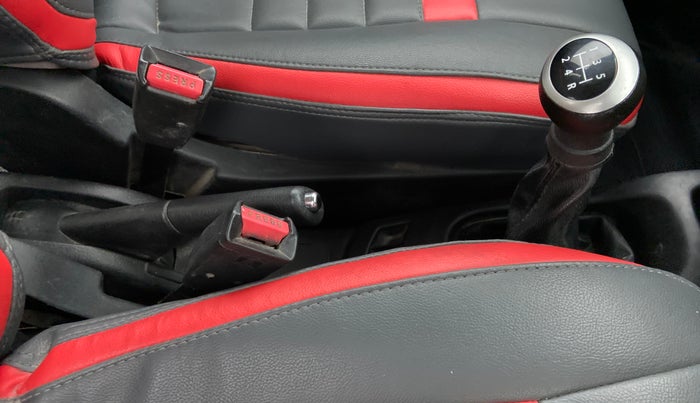 2013 Maruti Wagon R 1.0 VXI, Petrol, Manual, 89,791 km, Gear Lever