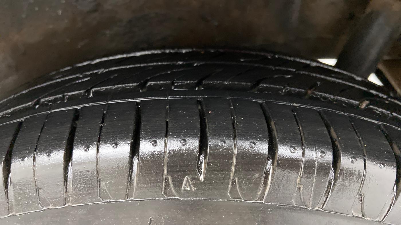 2013 Maruti Wagon R 1.0 VXI, Petrol, Manual, 89,791 km, Left Rear Tyre Tread