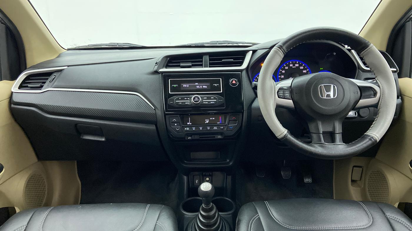 2017 Honda Brio S MT, Petrol, Manual, 32,948 km, Dashboard