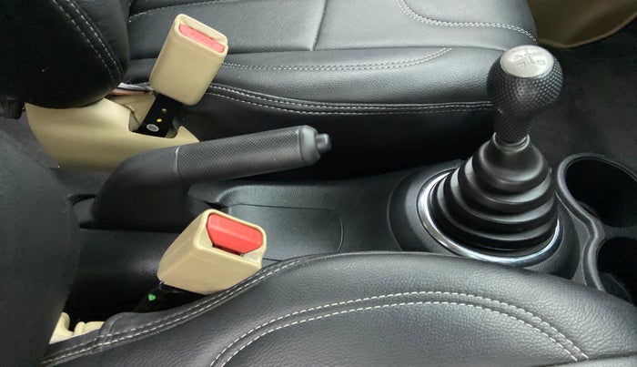 2017 Honda Brio S MT, Petrol, Manual, 32,948 km, Gear Lever