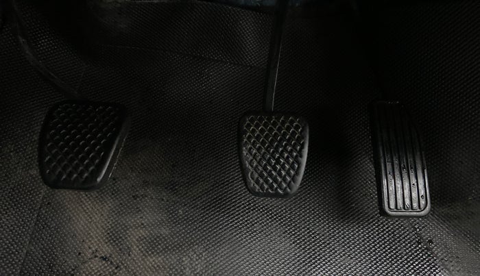 2017 Honda Brio S MT, Petrol, Manual, 32,948 km, Pedals