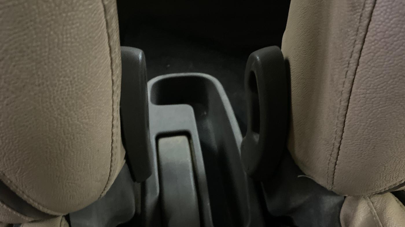 2016 Hyundai i10 SPORTZ 1.1, CNG, Manual, 64,201 km, Driver Side Adjustment Panel