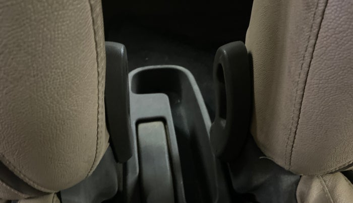 2016 Hyundai i10 SPORTZ 1.1, CNG, Manual, 64,201 km, Driver Side Adjustment Panel