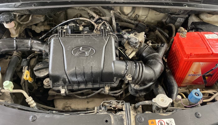 2016 Hyundai i10 SPORTZ 1.1, CNG, Manual, 64,201 km, Engine View