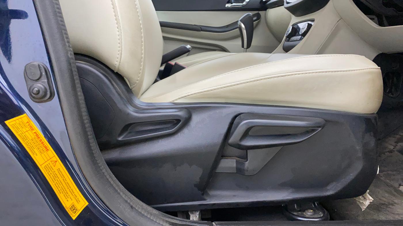 2024 Tata TIGOR XZA Plus iCNG , CNG, Automatic, 34,848 km, Driver Side Adjustment Panel