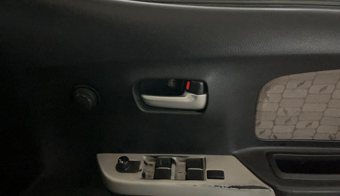 2013 Maruti Wagon R 1.0 VXI, Petrol, Manual, 98,532 km, Driver Side Door Panels Control
