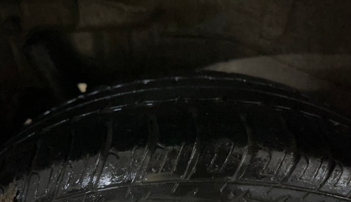 2013 Maruti Wagon R 1.0 VXI, Petrol, Manual, 98,532 km, Right Rear Tyre Tread
