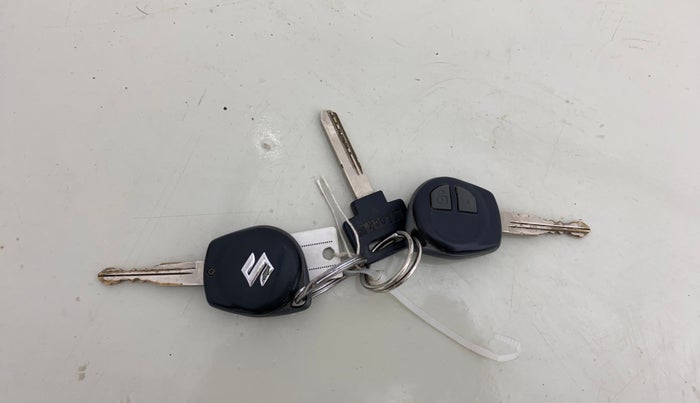 2015 Maruti Swift LXI (O), Petrol, Manual, 52,118 km, Key Close Up