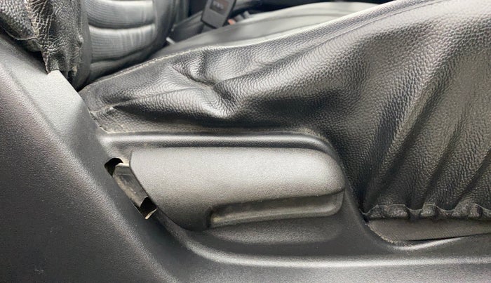 2015 Maruti Swift LXI (O), Petrol, Manual, 52,118 km, Driver Side Adjustment Panel