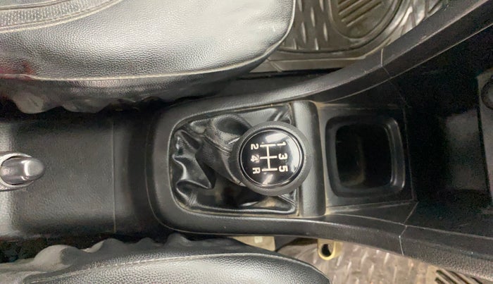 2015 Maruti Swift LXI (O), Petrol, Manual, 52,118 km, Gear Lever