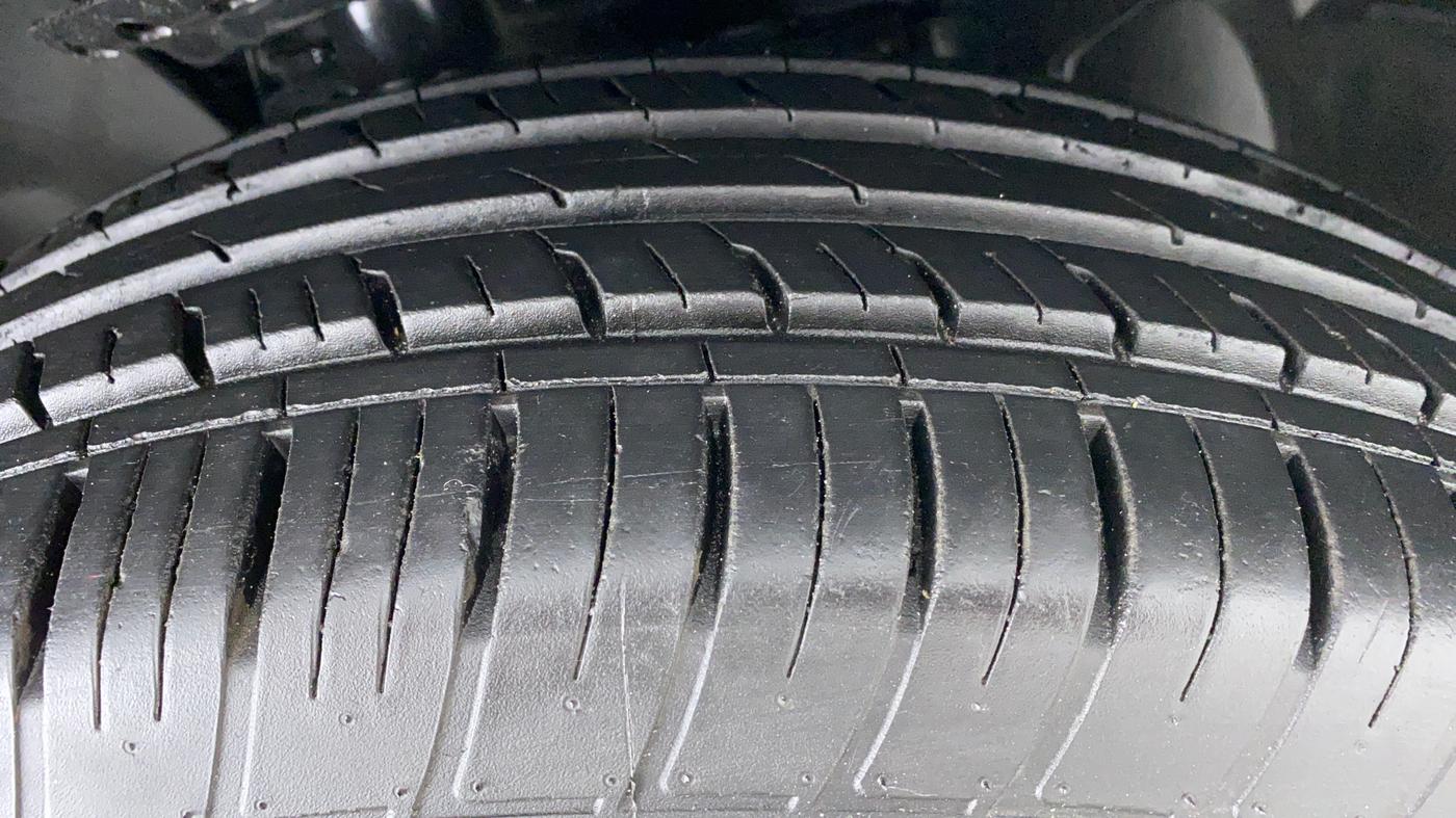2021 Tata Harrier XZA  DUAL TONE, Diesel, Automatic, 18,177 km, Right Front Tyre Tread