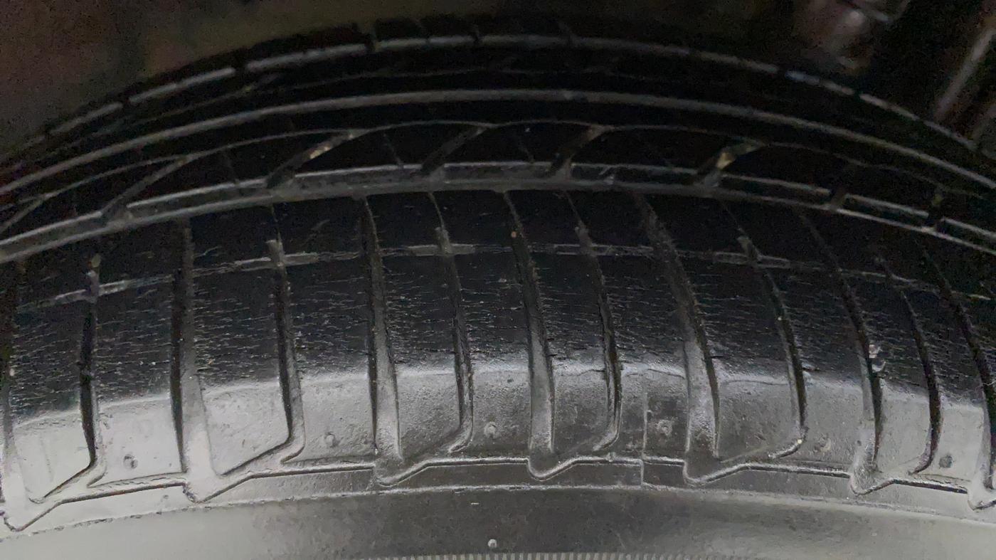 2015 Nissan Micra XV CVT, Petrol, Automatic, 16,048 km, Right Rear Tyre Tread