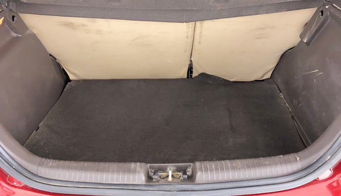 2011 Hyundai i20 SPORTZ 1.2 O, Petrol, Manual, 87,079 km, Boot Inside