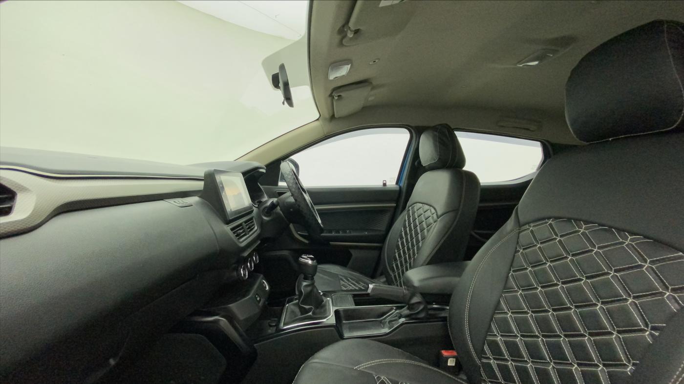 2021 Renault Kiger RXZ TURBO MT, Petrol, Manual, 46,662 km, Right Side Front Door Cabin