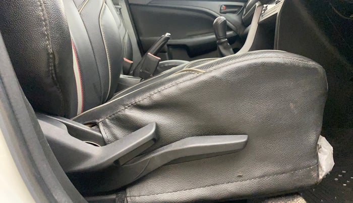 2022 Maruti BREZZA VXI SMART HYBRID, Petrol, Manual, 92,716 km, Driver Side Adjustment Panel