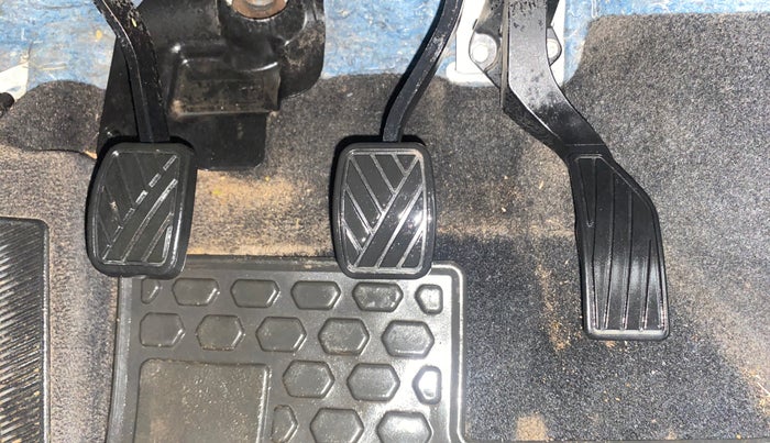 2022 Maruti BREZZA VXI SMART HYBRID, Petrol, Manual, 92,716 km, Pedals