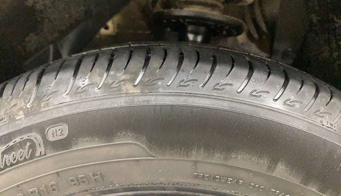 2022 Maruti BREZZA VXI SMART HYBRID, Petrol, Manual, 92,716 km, Left Front Tyre Tread