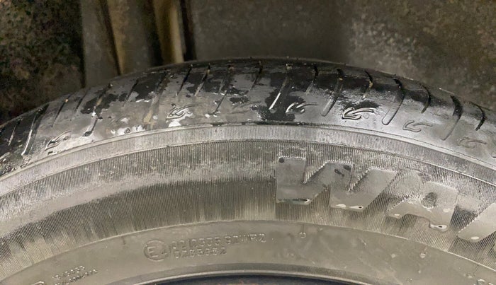 2022 Maruti BREZZA VXI SMART HYBRID, Petrol, Manual, 92,716 km, Right Rear Tyre Tread