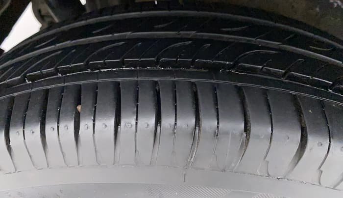 2012 Maruti Wagon R 1.0 VXI, Petrol, Manual, 28,524 km, Right Rear Tyre Tread